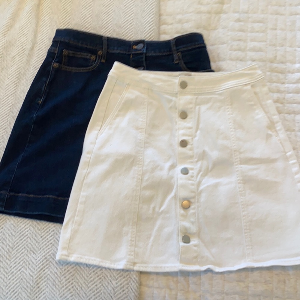 Gap Denim Button front jeans skirts Lot 2